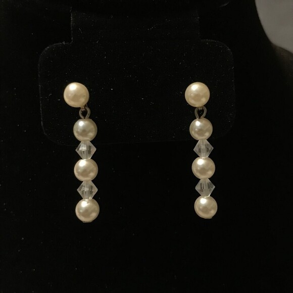 Beaded Dangle Earrings - Picture 1 of 3